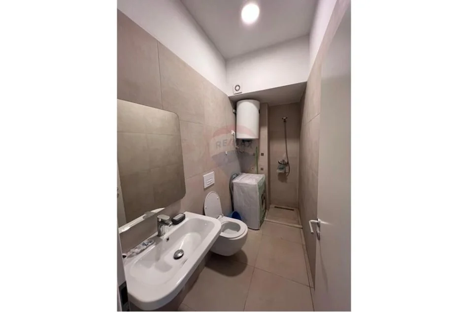 Tirane, shitet garsonier Kati 1, 32 m² 74.000 € (Kompleksi Mangalem - Ali Demi,)