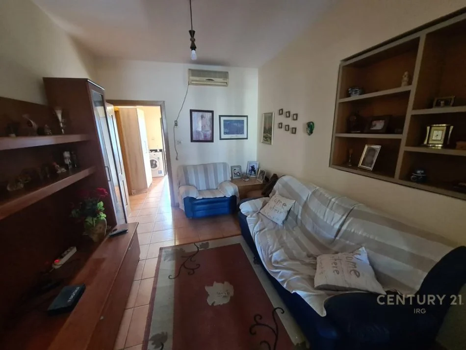 Tirane, shitet apartament 4+1 Kati 5, 110 m² 237.600 € (Petro Nini)