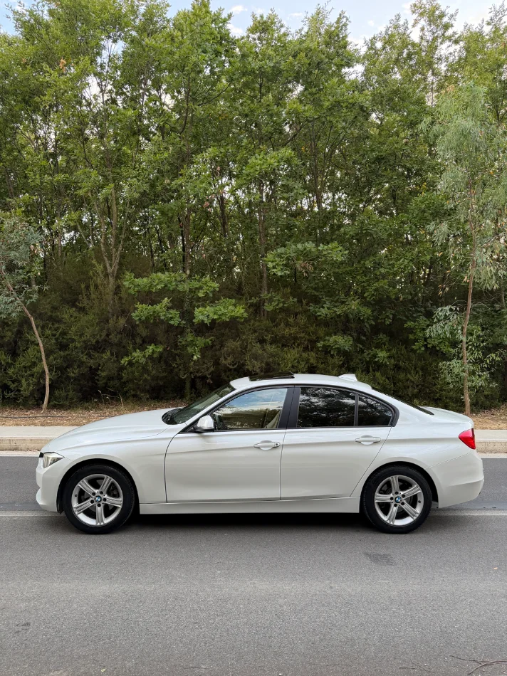 Tirane, shes makine Bmw Benzin, e bardhë automatik Kondicioner 160.000 km 6.900 €