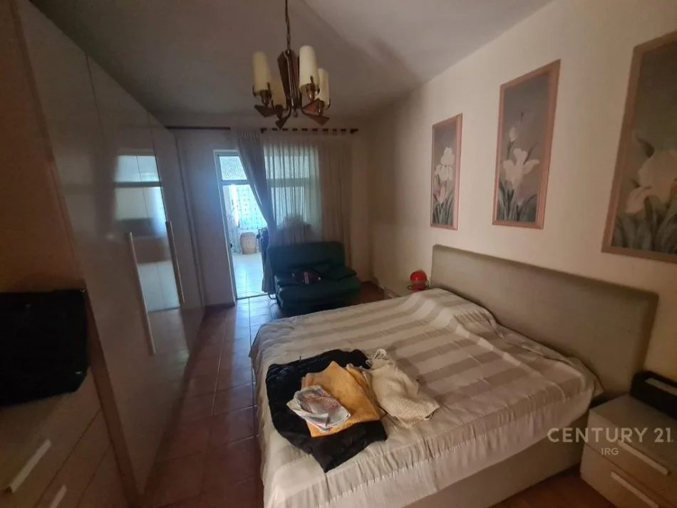 Tirane, shitet apartament 4+1 Kati 5, 110 m² 237.600 € (Petro Nini)