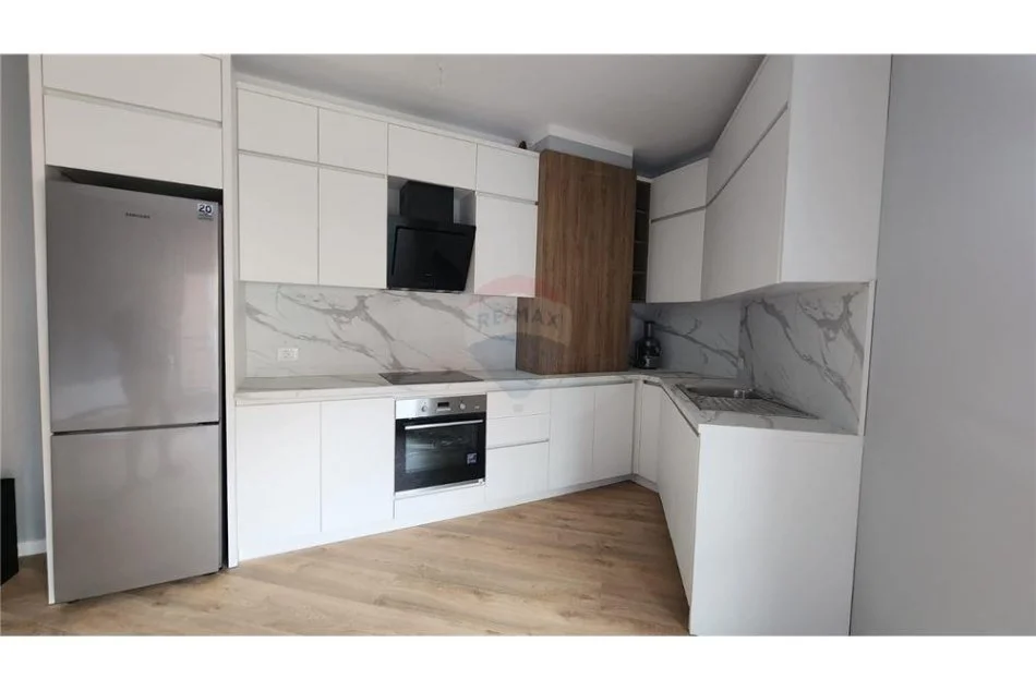 Tirane, jepet me qera apartament 1+1 Kati 3, 75 m² 700 € (Kompleksi Delijorgji)