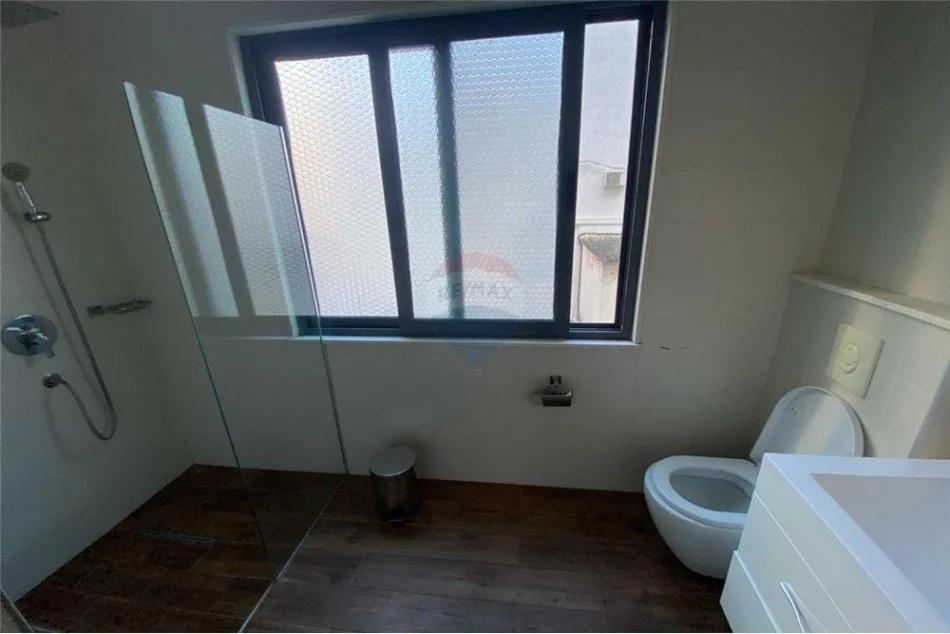 Tirane, jepet me qera apartament Kati 2, 105 m² 550 € 