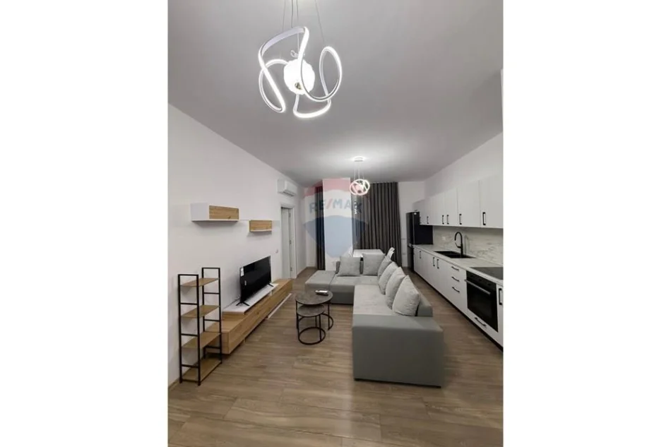 Tirane, shitet apartament+verande | Penthouse 1+1 Kati 5, 83 m² 78.001 € (Kamez - Bathore Qender)
