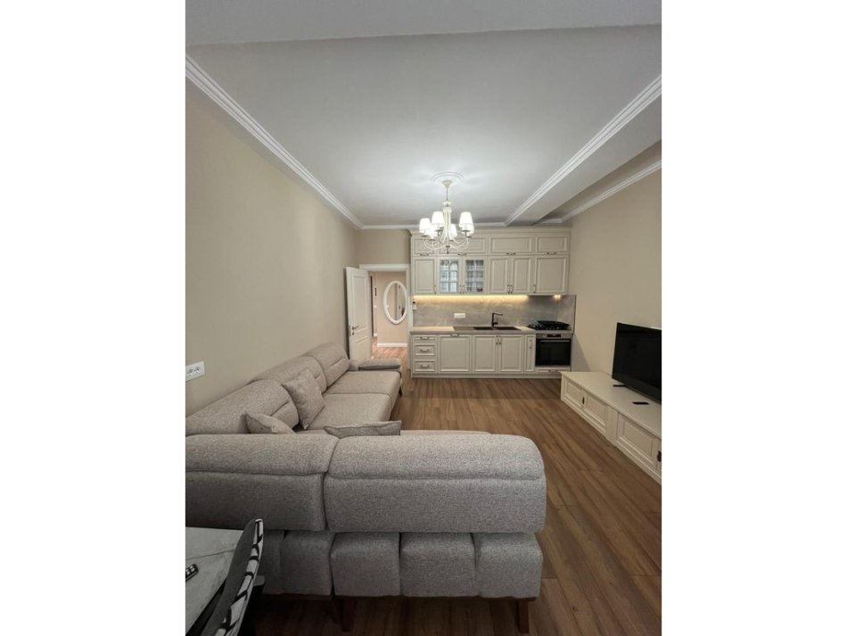 Tirane, jepet me qera apartament 1+1+Ballkon Kati 5, 80 m² 600 € (shkolla e baletit)