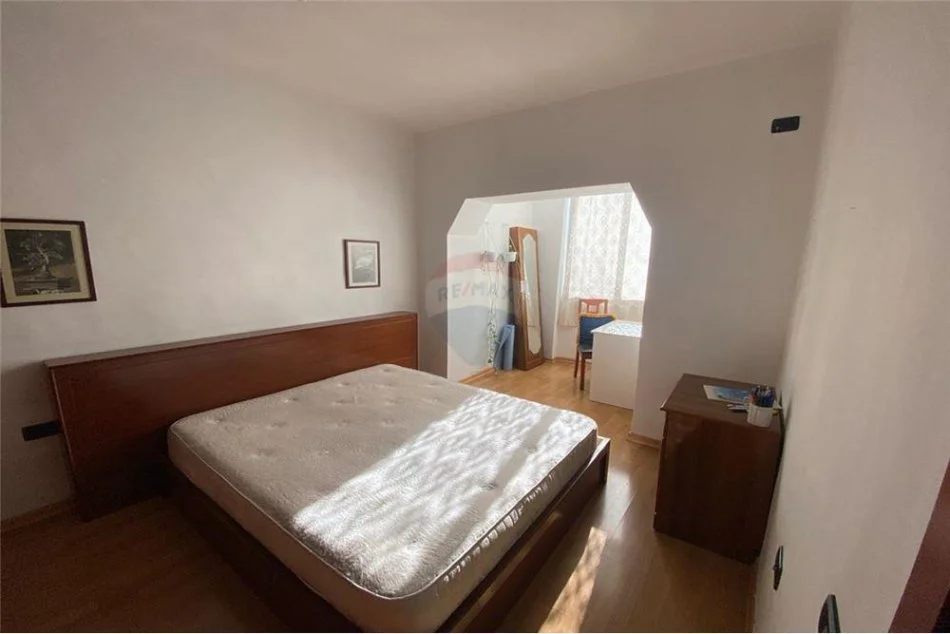 Tirane, jepet me qera apartament Kati 2, 105 m² 550 € 