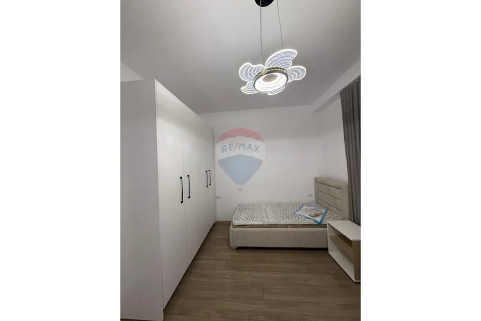 Tirane, shitet apartament+verande | Penthouse 1+1 Kati 5, 83 m² 78.001 € (Kamez - Bathore Qender)