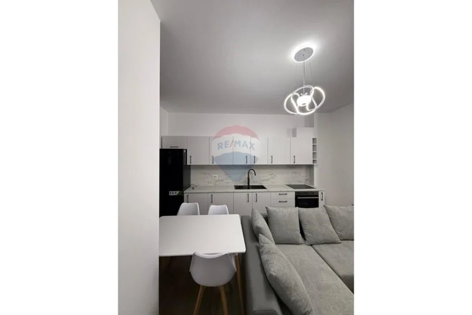 Tirane, shitet apartament+verande | Penthouse 1+1 Kati 5, 83 m² 78.001 € (Kamez - Bathore Qender)