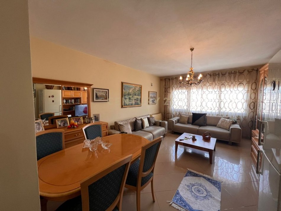 Tirane, shitet apartament 1+1+Ballkon Kati 7, 70 m² 215.000 € 