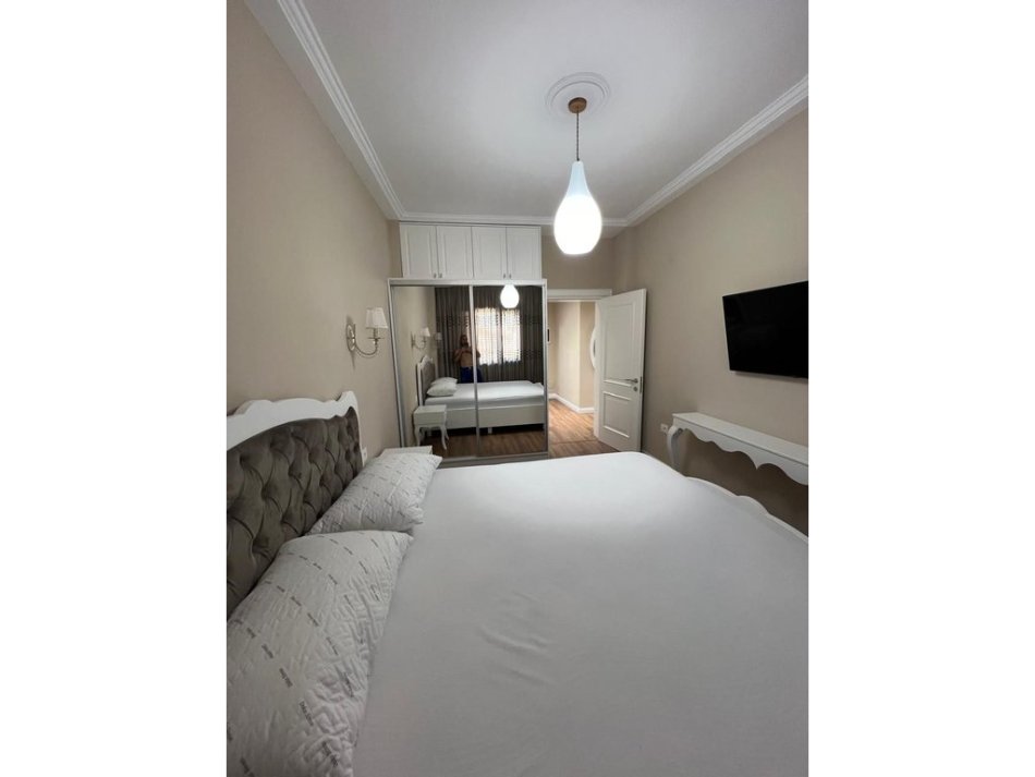 Tirane, jepet me qera apartament 1+1+Ballkon Kati 5, 80 m² 600 € (shkolla e baletit)