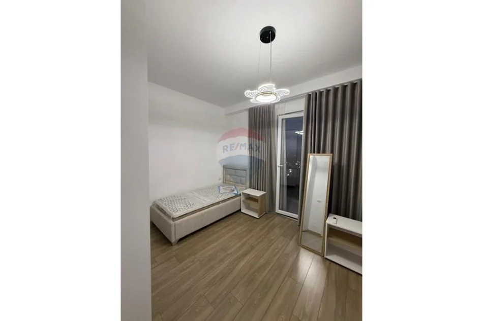 Tirane, shitet apartament+verande | Penthouse 1+1 Kati 5, 83 m² 78.001 € (Kamez - Bathore Qender)