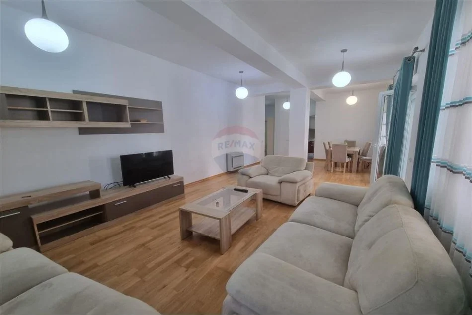 Tirane, jepet me qera apartament Kati 2, 196 m² 1.500 € 