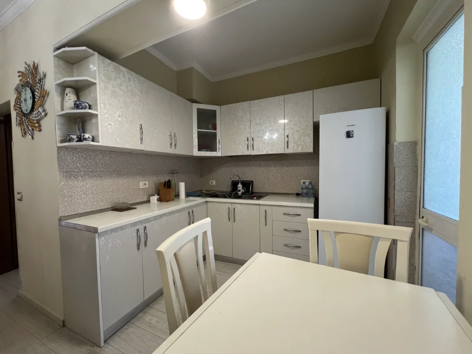 Durres, jepet me qera apartament 2+1 Kati 3, 68 m² 600 €