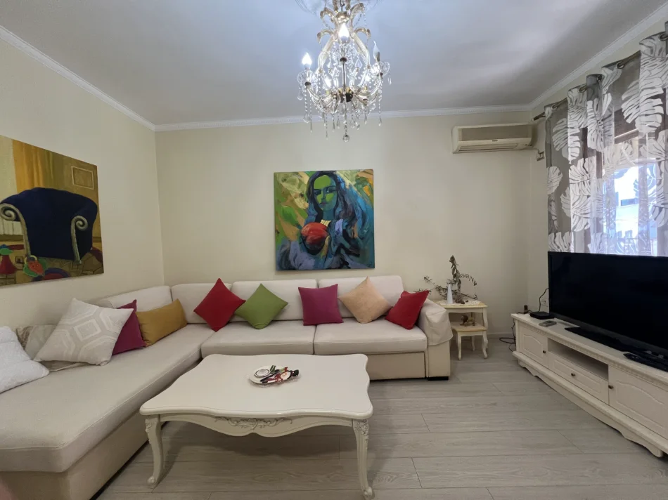 Durres, jepet me qera apartament 2+1 Kati 3, 68 m² 600 €