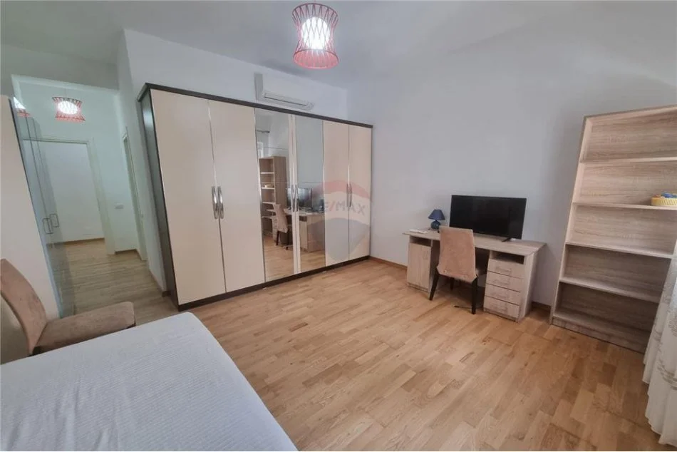 Tirane, jepet me qera apartament Kati 2, 196 m² 1.500 € 