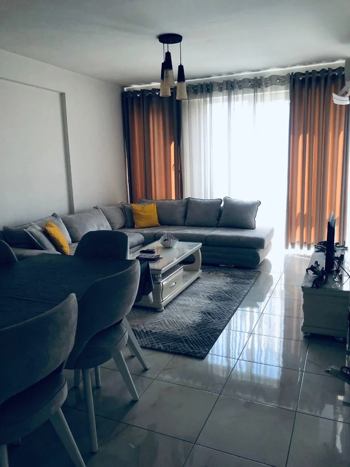 Tirane, jepet me qera apartament 2+1+Ballkon Kati 2, 720 € (Selvia Gjimnazi Partizani)
