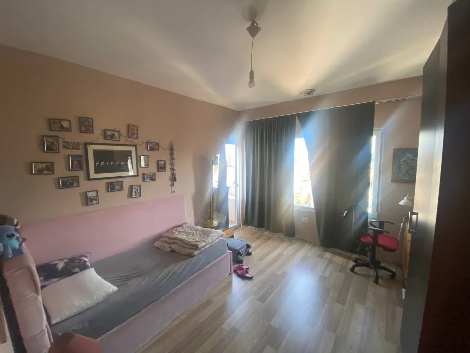 Tirane, shitet 3+1+Aneks+Ballkon Kati 4, 126 m² 180.000 € (Selite, prane Euro 3D)