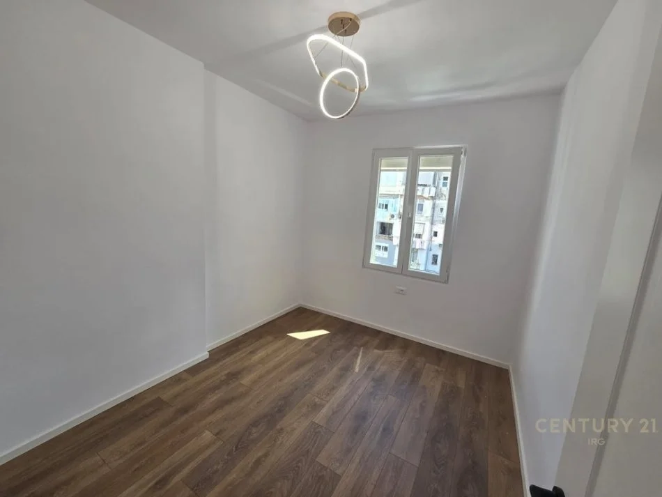 Tirane, shitet 2+1 Kati 4, 75 m² 185.000 € 