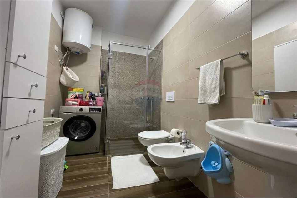 Tirane, shitet apartament Kati 6, 74 m² 190.000 € 