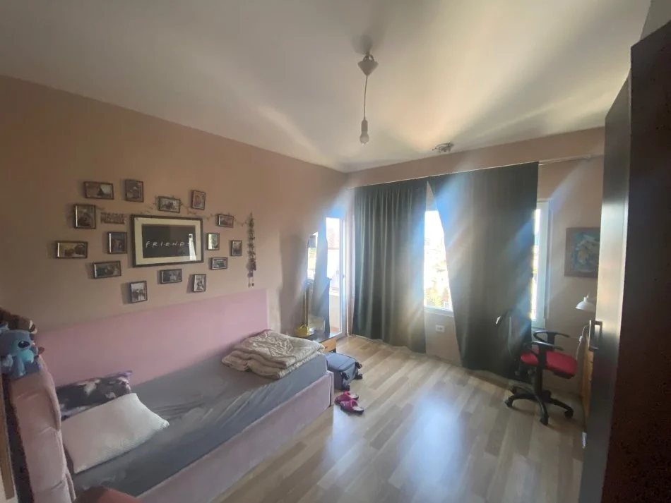 Tirane, shitet 3+1+Aneks+Ballkon Kati 4, 126 m² 180.000 € (Selite, prane Euro 3D)
