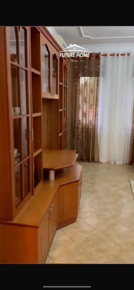 Tirane, jepet me qera apartament 2+1 , 106 m² 700 € (Rr.Elbasanit)