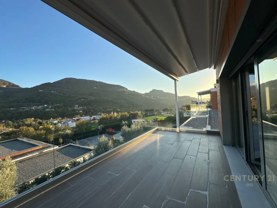 Tirane, jepet me qera Vile 2 Katshe Kati 2, 220 m² 2.500 € (Olive Grove)