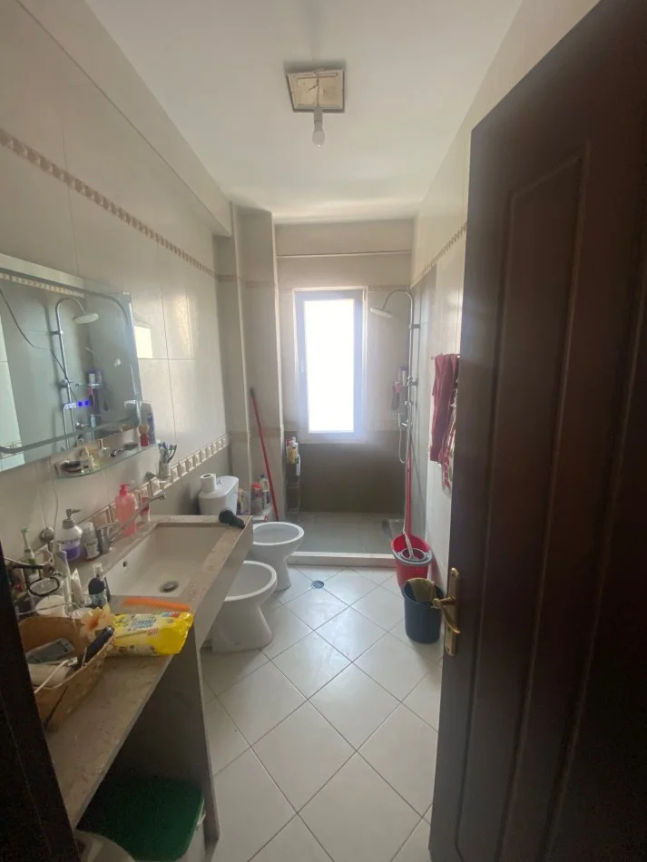 Tirane, shitet 3+1+Aneks+Ballkon Kati 4, 126 m² 180.000 € (Selite, prane Euro 3D)