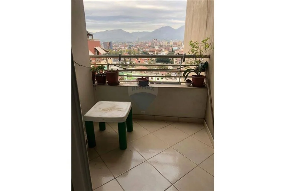 Tirane, jepet me qera apartament Kati 3, 100 m² 450 € 