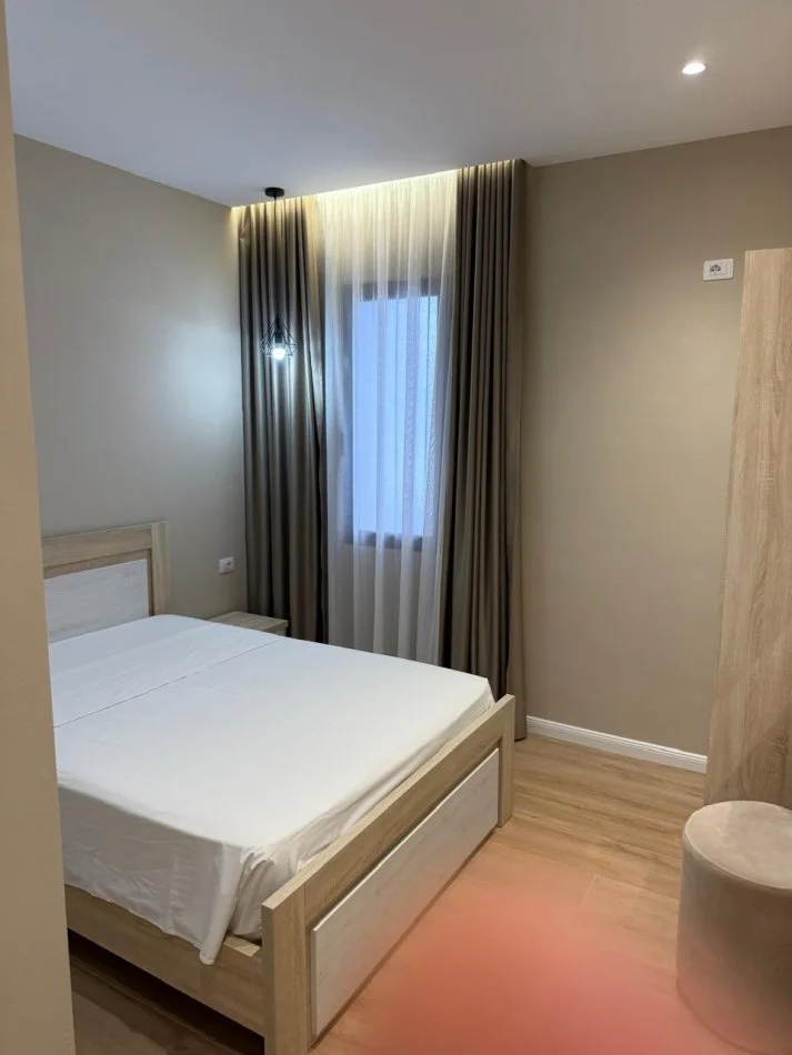 Vlore, shitet 2+1 Kati 3, 135.000 € (Pranë Shkollës Industriale)