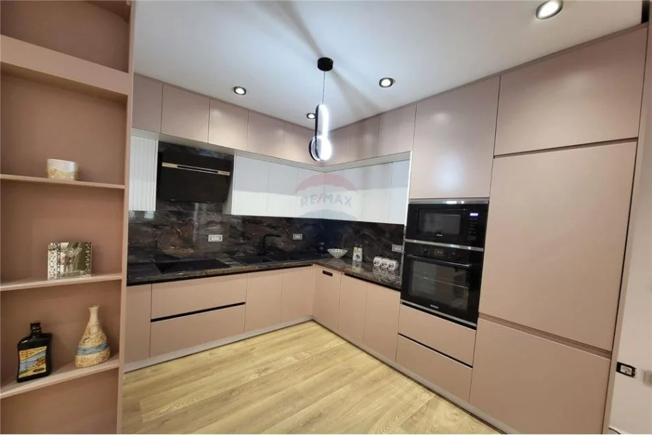 Tirane, jepet me qera apartament Kati 1, 116 m² 1.000 € 