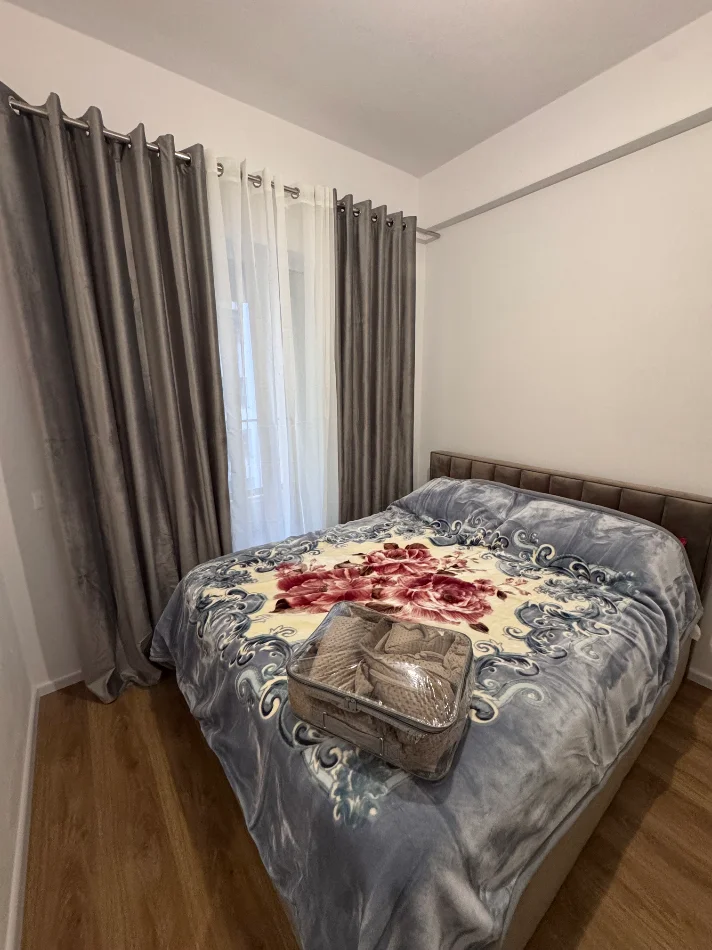Tirane, jepet me qera apartament 1+1+Ballkon Kati 5, 50 m² 450 € (Rruga Pasho Hysa Kompleksi Kadiu)