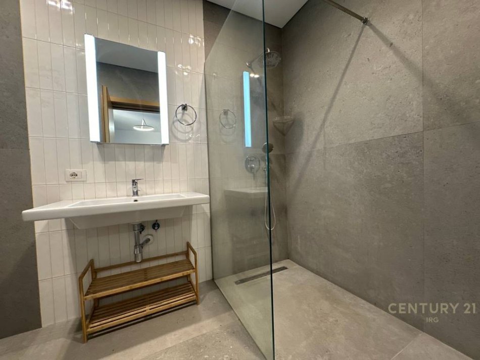 Tirane, jepet me qera Vile 2 Katshe Kati 2, 130 m² 1.500 € (Olive Grove)