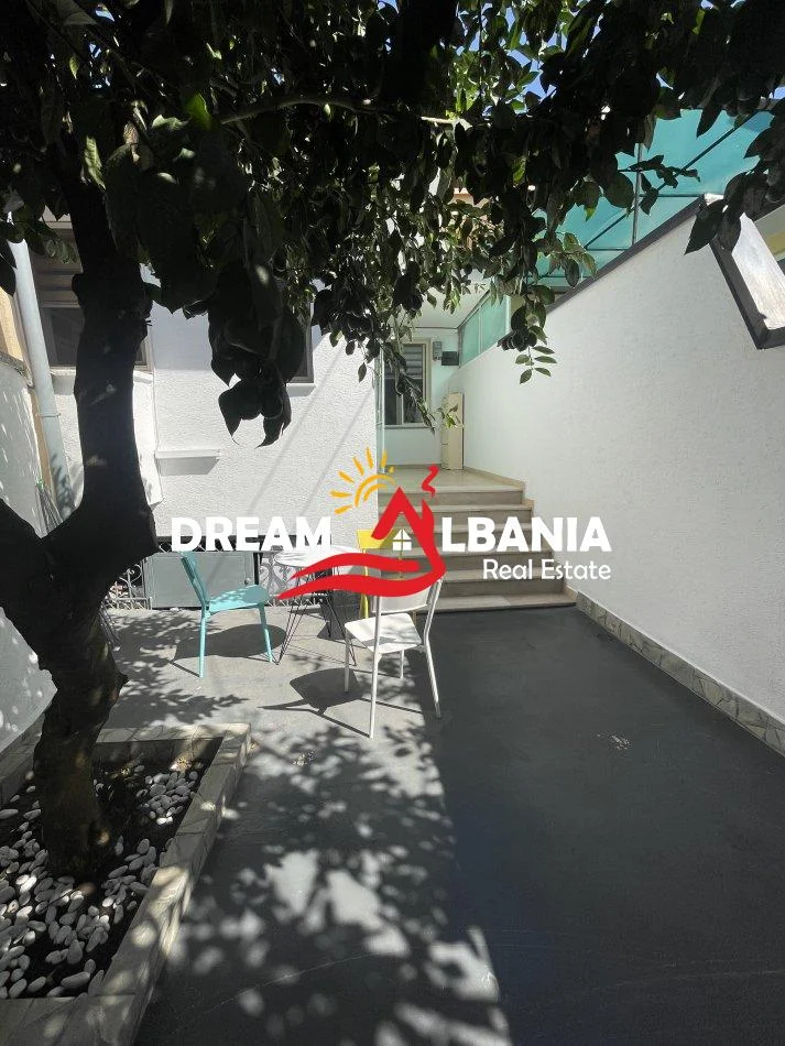 Tirane, jepet me qera apartament 1+1 , 70 m² 600 € (Myslym Shyri)