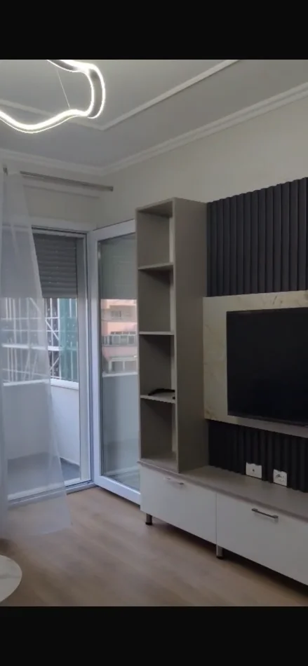 Tirane, shitet apartament 2+1+Ballkon Kati 4, 74 m² 130.000 € (Rruga Benjamin Kruta)