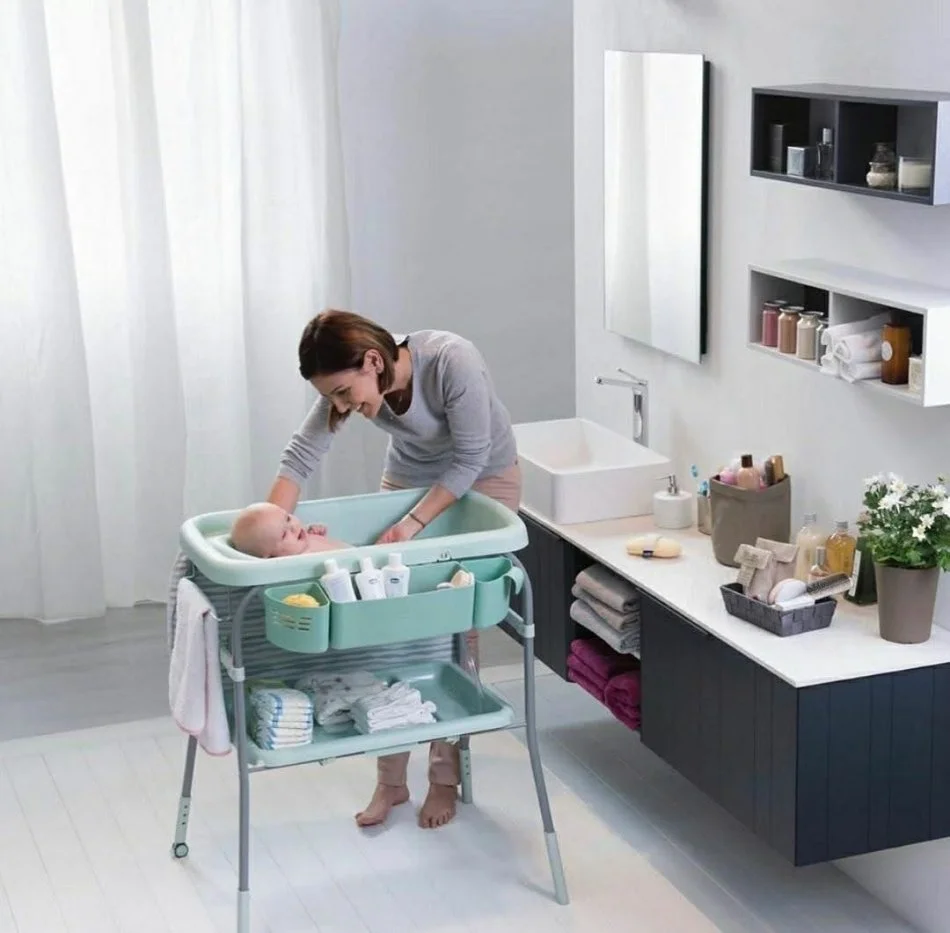 Tirane, shes Tavoline ndrrimi dhe govate Chicco 60 mije lek te vjetra