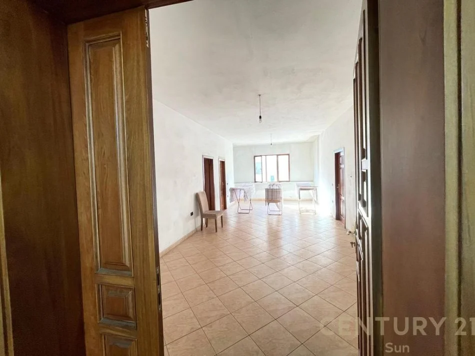 Tirane, jepet me qera Vile Kati 5, 298 m² 6.500 € 