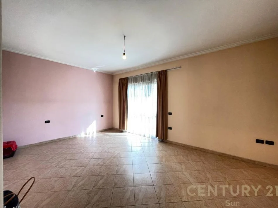 Tirane, jepet me qera Vile Kati 5, 298 m² 6.500 € 