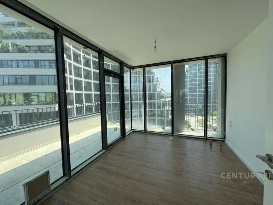 Tirane, jepet me qera ambjent biznesi Kati 4, 143 m² 1.600 € 
