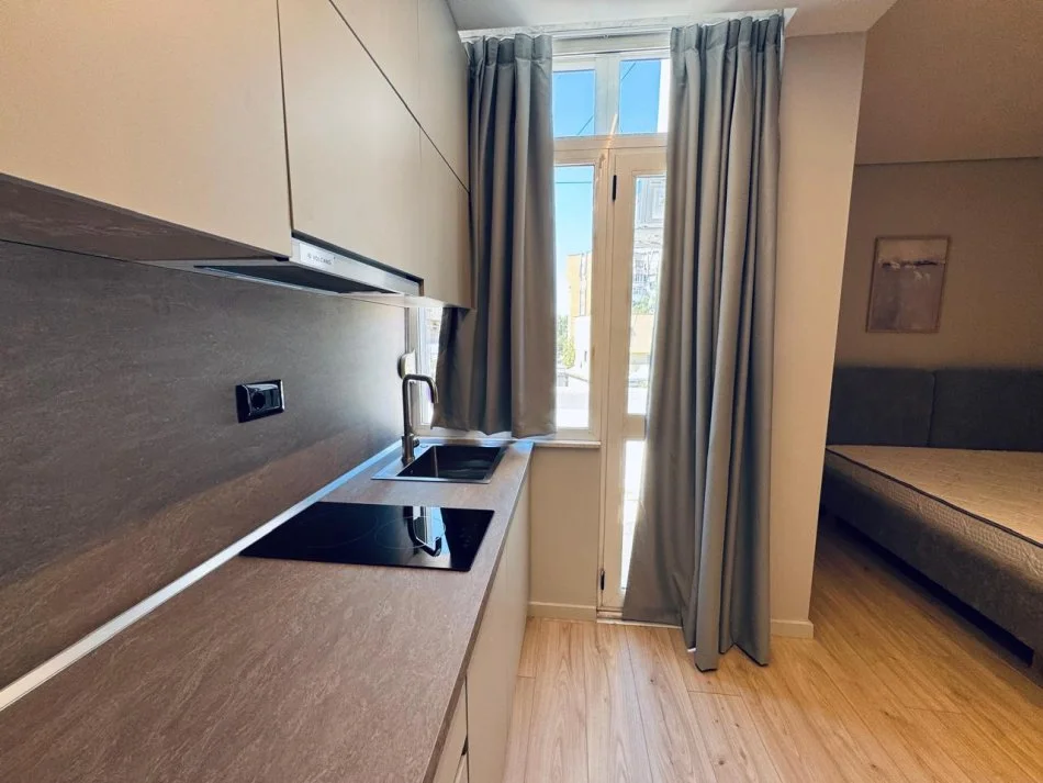 Tirane, jepet me qera garsonier , 128 m² 1.900 € (Qender)