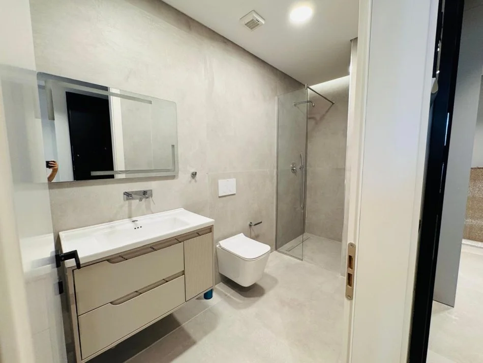 Tirane, jepet me qera garsonier , 128 m² 1.900 € (Qender)