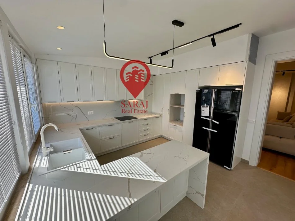 Tirane, shitet apartament+verande | Penthouse 3+1+Aneks+Ballkon Kati 5, 310 m² 650.000 € (Liqeni i Thate)