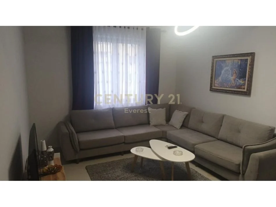 Tirane, jepet me qera apartament 1+1 Kati 3, 65 m² 600 € 