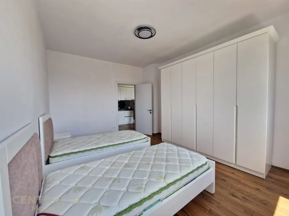 Tirane, shitet apartament 2+1+Ballkon Kati 7, 102 m² 