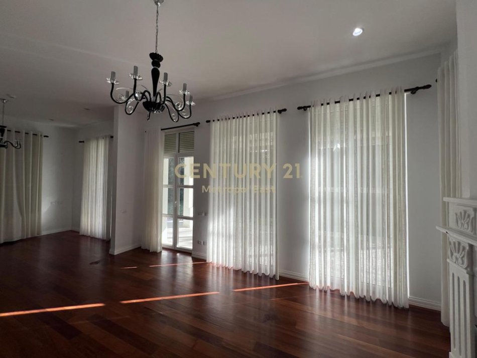 Tirane, jepet me qera Vile 3 Katshe Kati 3, 628 m² 4.300 € (Rolling Hills 1)