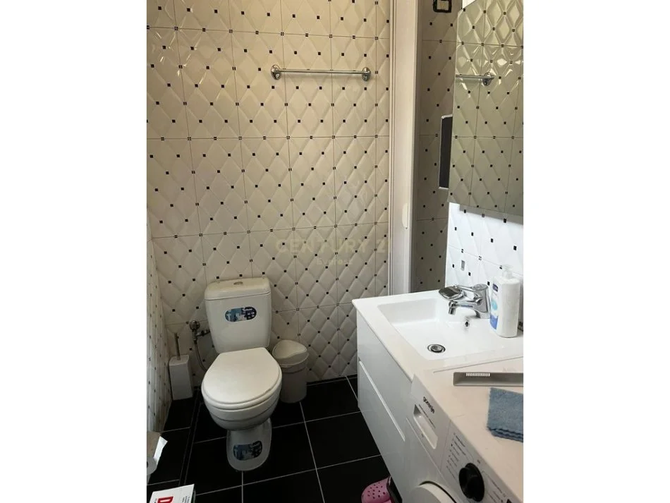 Tirane, jepet me qera apartament 1+1 Kati 3, 65 m² 600 € 