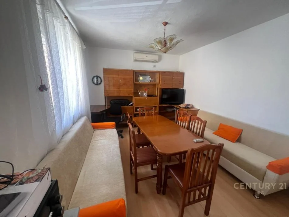 Tirane, jepet me qera apartament 1+1 Kati 3, 55 m² 425 € 