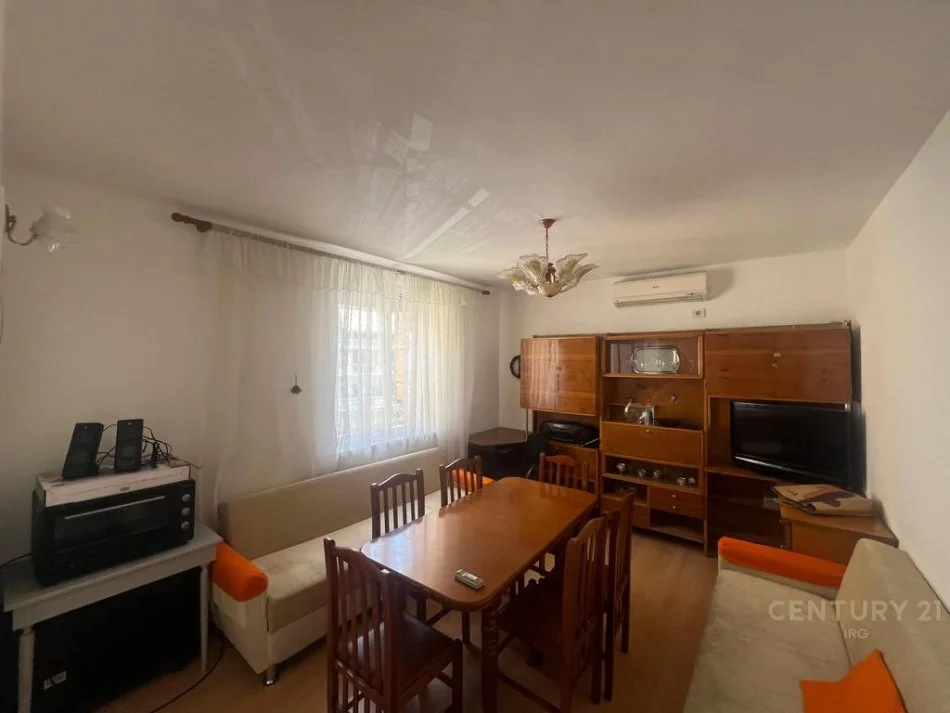 Tirane, jepet me qera apartament 1+1 Kati 3, 55 m² 425 € 