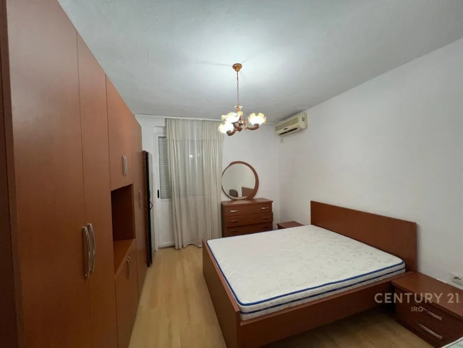 Tirane, jepet me qera apartament 1+1 Kati 3, 55 m² 425 € 