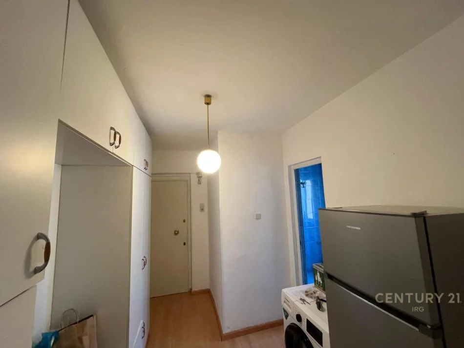Tirane, jepet me qera apartament 1+1 Kati 3, 55 m² 425 € 