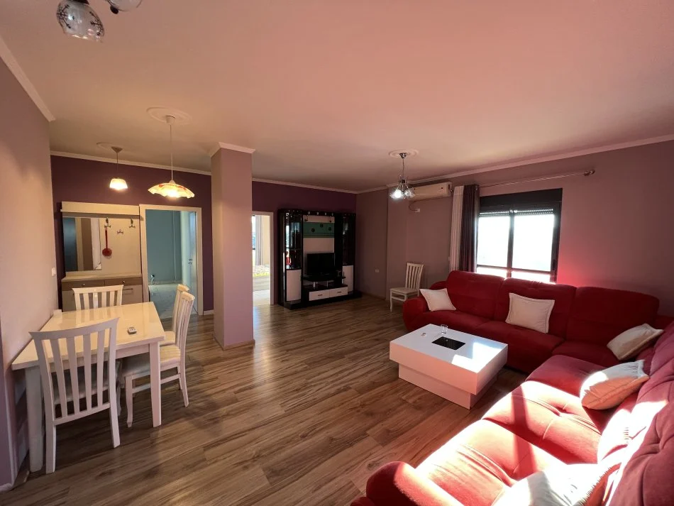 Tirane, jepet me qera apartament duplex 2+1 Kati 6, 110 m² 400 € (Perballe gjykates administrative ne Don Bosko)