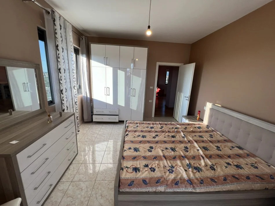 Tirane, jepet me qera apartament duplex 2+1 Kati 6, 110 m² 400 € (Perballe gjykates administrative ne Don Bosko)